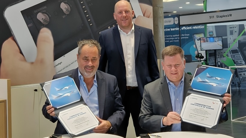 tui-airline-boeing-signing-ceremony-pilot-training-solutions.jpg