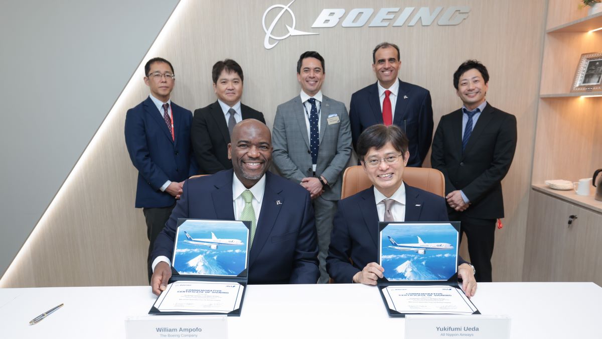 Signing ceremony with Boeing Global Services and ANA for Landing Gear Exchange program